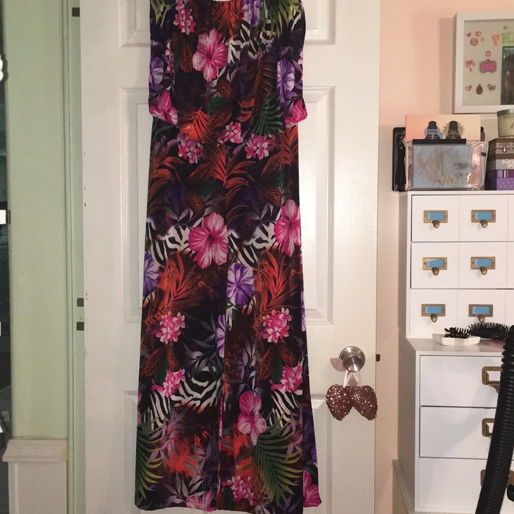 Printed Strapless JumpSuit Size 1X (Fits XL)